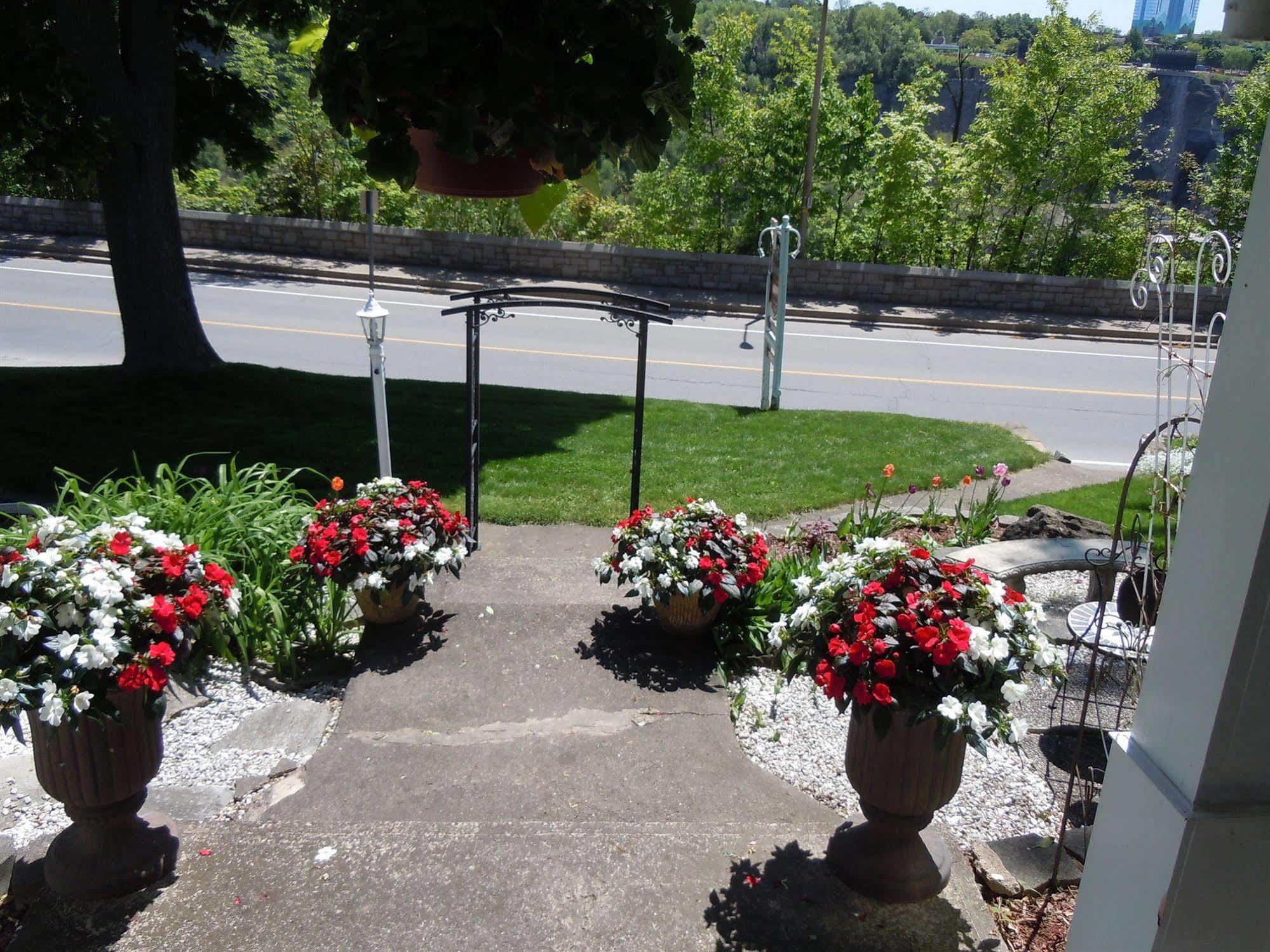 Glen Mhor Bed And Breakfast Niagara Falls Exterior photo